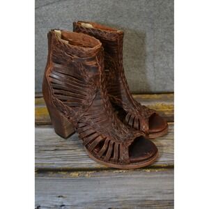 Freebird By Steven Bela Shoes Womens Size 8 Brown Cutout Leather Ankle Boots